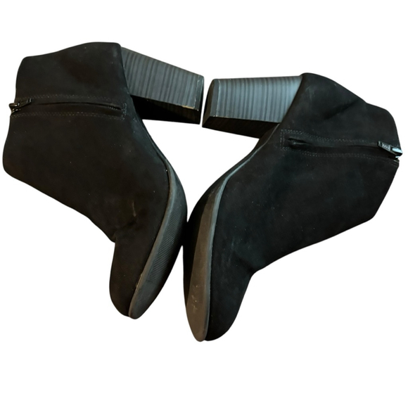 Old Navy black faux suede ankle boots size 10 - Picture 3 of 10